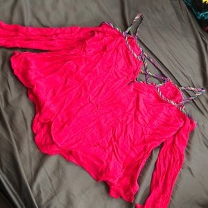 Cold shoulder crop top